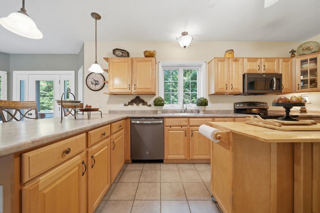 43 Emerson Road, Chester, NH 03036