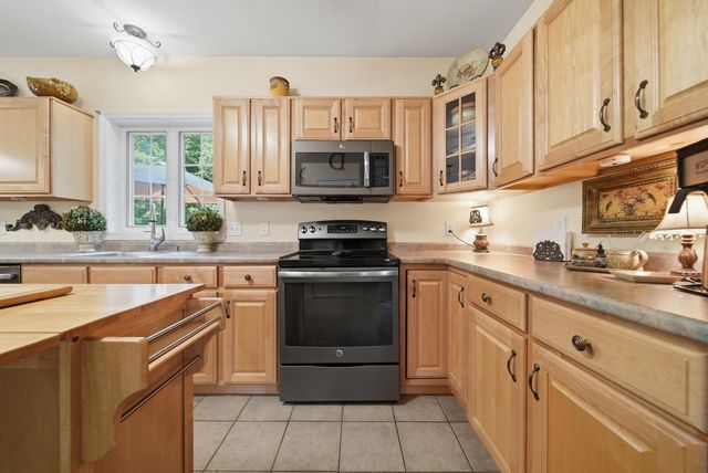 43 Emerson Road, Chester, NH 03036