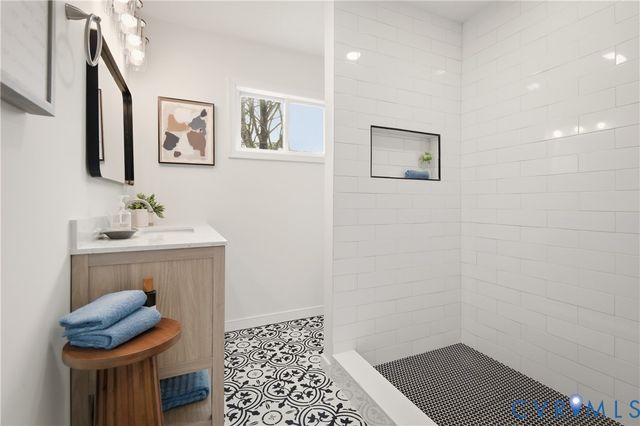 628 St Luke St, Petersburg, VA 23803