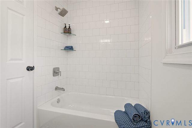 628 St Luke St, Petersburg, VA 23803