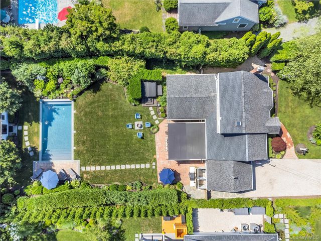 7 Country Club Road, Bellport Village, NY 11713
