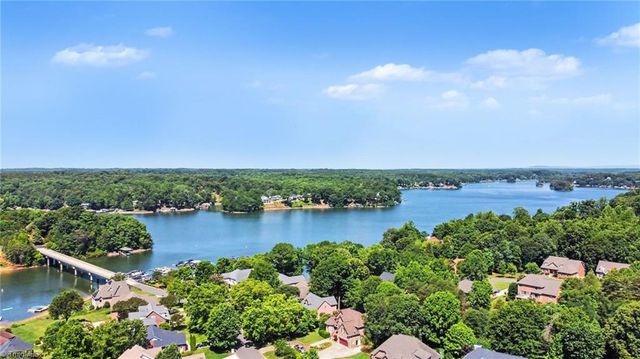 198 Windemere Isle Road, Statesville, NC 28677