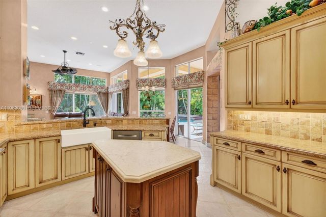 1083 SW 156th Ter, Pembroke Pines, FL 33027