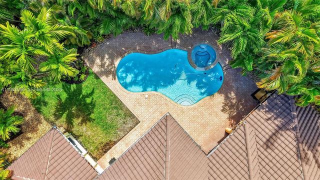 1083 SW 156th Ter, Pembroke Pines, FL 33027