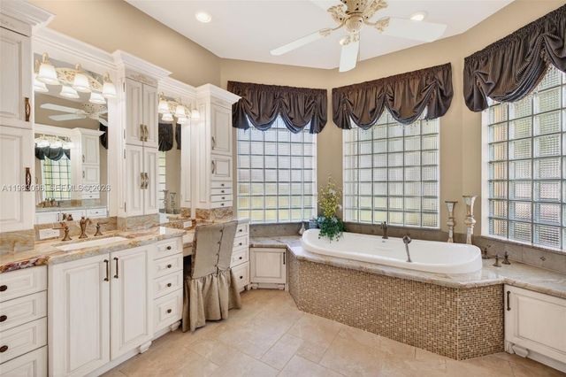 1083 SW 156th Ter, Pembroke Pines, FL 33027