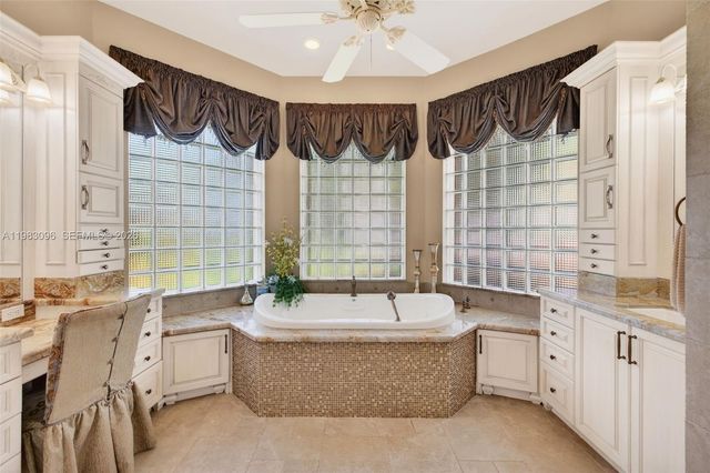 1083 SW 156th Ter, Pembroke Pines, FL 33027