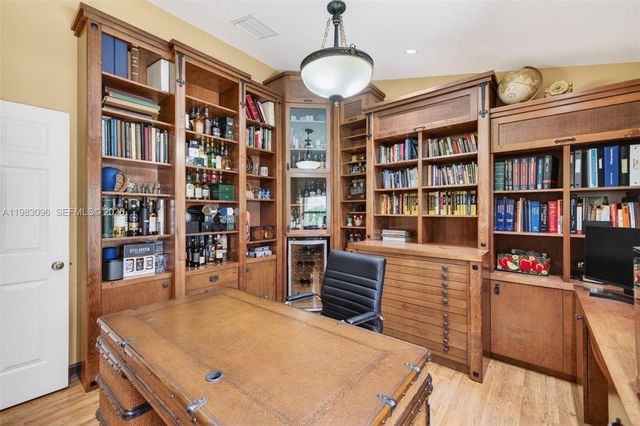 1083 SW 156th Ter, Pembroke Pines, FL 33027