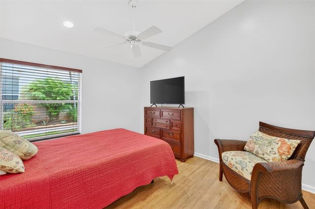 1083 SW 156th Ter, Pembroke Pines, FL 33027