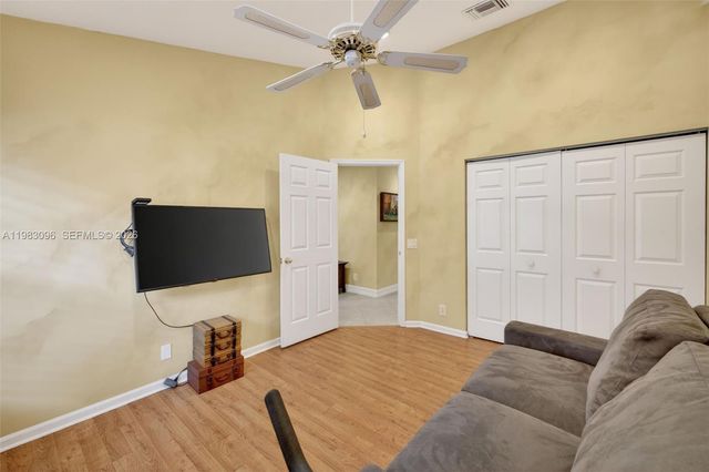 1083 SW 156th Ter, Pembroke Pines, FL 33027