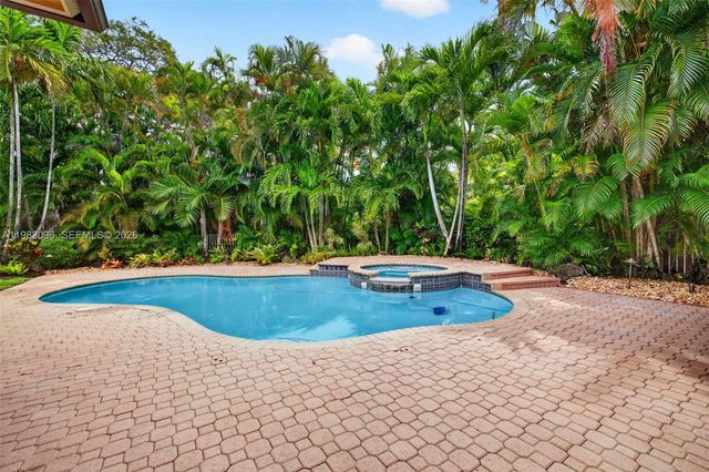 1083 SW 156th Ter, Pembroke Pines, FL 33027