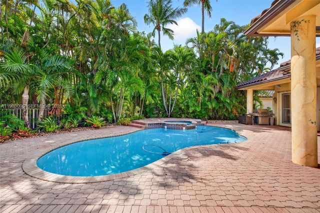 1083 SW 156th Ter, Pembroke Pines, FL 33027