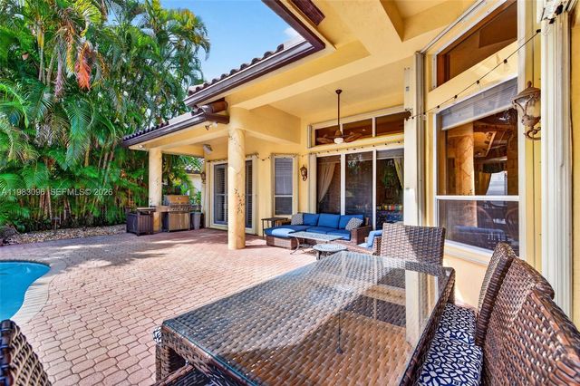 1083 SW 156th Ter, Pembroke Pines, FL 33027