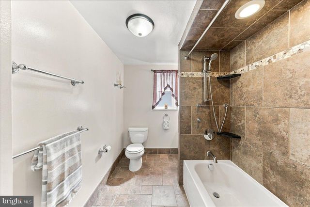 230 E LYNN RD, Ridley Park, PA 19078