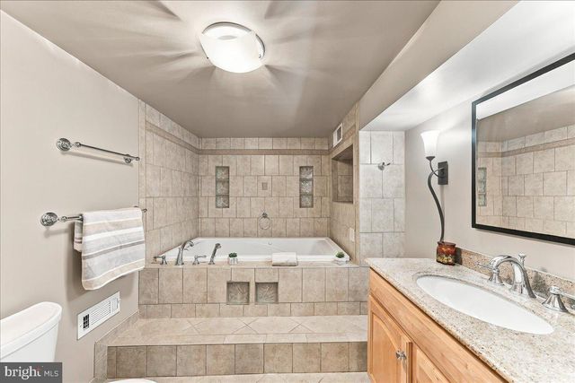 230 E LYNN RD, Ridley Park, PA 19078