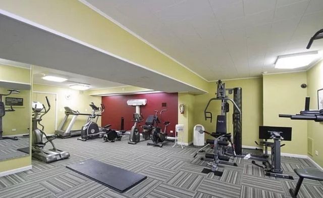 6833 N Kedzie Avenue 1009, Chicago, IL 60645