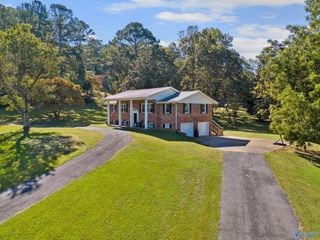302 Picadilly Drive, Scottsboro, AL 35768