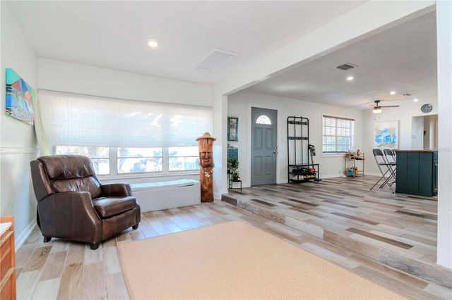 1528 W RIVER SHORE WAY, Tampa, FL 33603