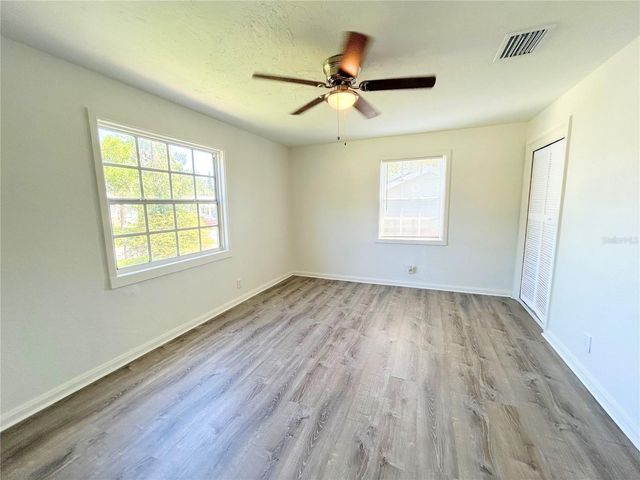 1528 W RIVER SHORE WAY, Tampa, FL 33603