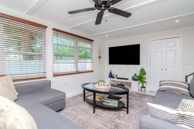 1528 W RIVER SHORE WAY, Tampa, FL 33603