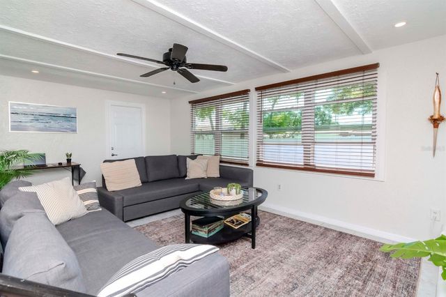 1528 W RIVER SHORE WAY, Tampa, FL 33603