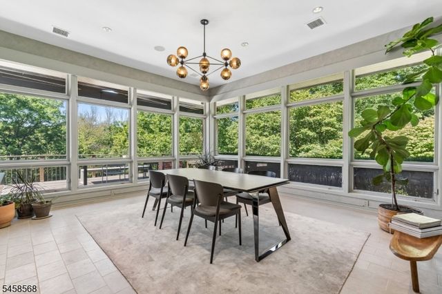 12 Thackery Ln, Mendham Twp., NJ 07945
