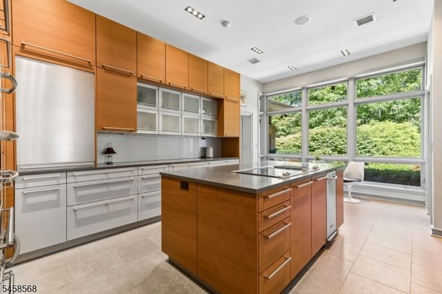 12 Thackery Ln, Mendham Twp., NJ 07945