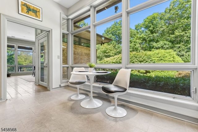 12 Thackery Ln, Mendham Twp., NJ 07945