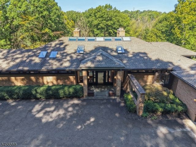 12 Thackery Ln, Mendham Twp., NJ 07945