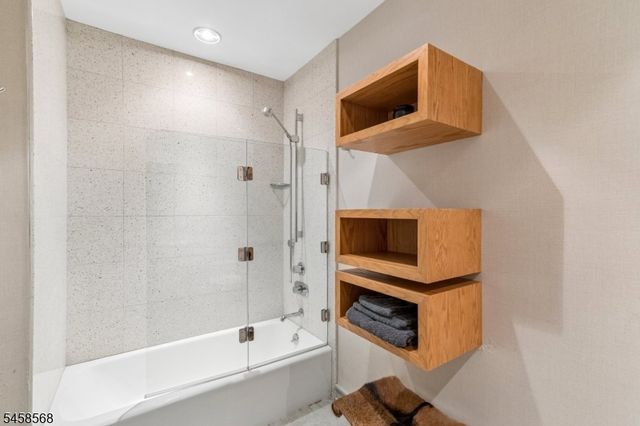 12 Thackery Ln, Mendham Twp., NJ 07945