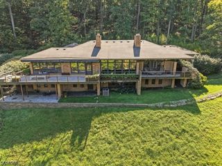 12 Thackery Ln, Mendham Twp., NJ 07945