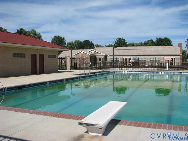 302 Musket Dr, Ruther Glen, VA 22546