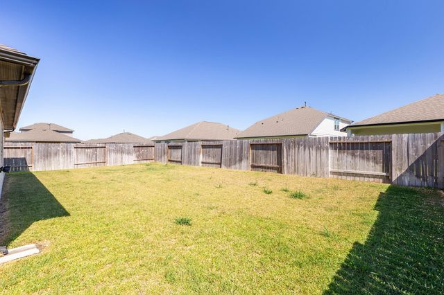 933 Neches Lane, Dayton, TX 77535