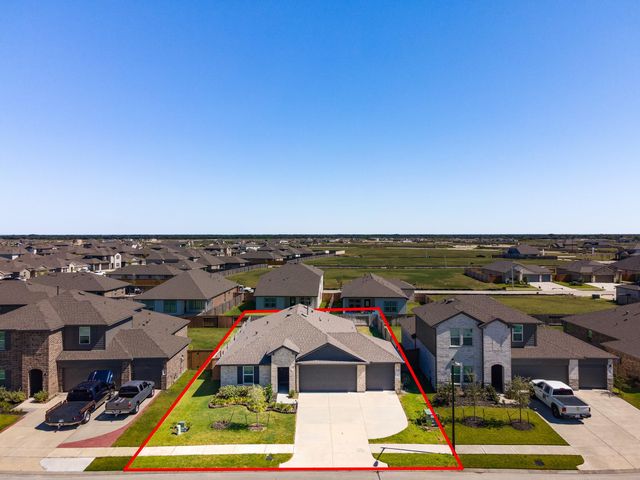 933 Neches Lane, Dayton, TX 77535