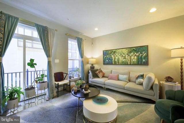 719 PARKSIDE PL NE, Washington, DC 20019
