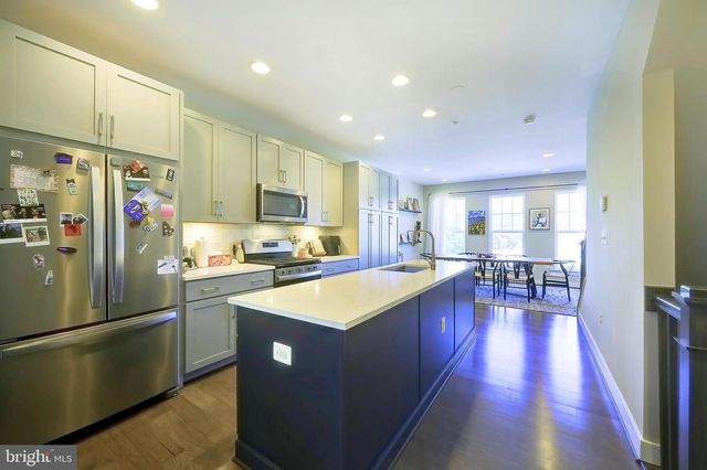 719 PARKSIDE PL NE, Washington, DC 20019