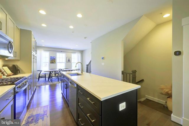 719 PARKSIDE PL NE, Washington, DC 20019