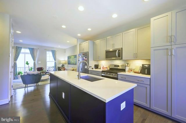 719 PARKSIDE PL NE, Washington, DC 20019