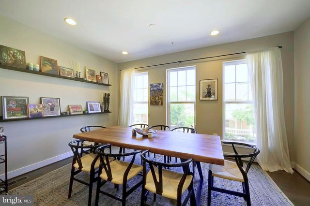 719 PARKSIDE PL NE, Washington, DC 20019