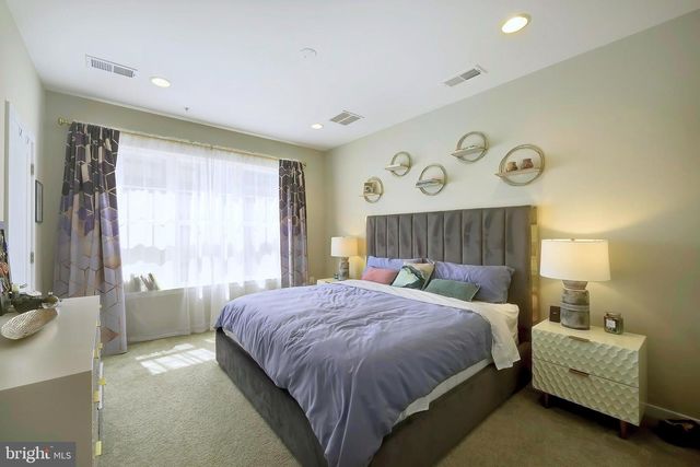 719 PARKSIDE PL NE, Washington, DC 20019