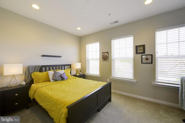 719 PARKSIDE PL NE, Washington, DC 20019
