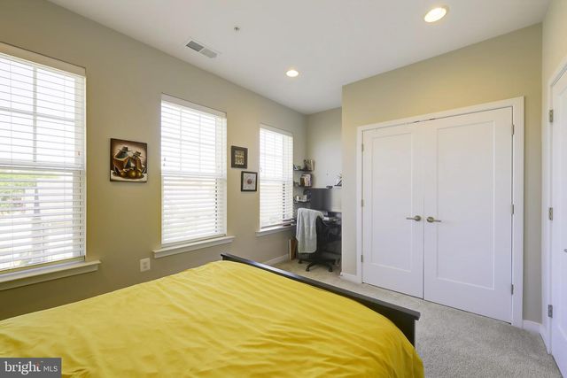 719 PARKSIDE PL NE, Washington, DC 20019