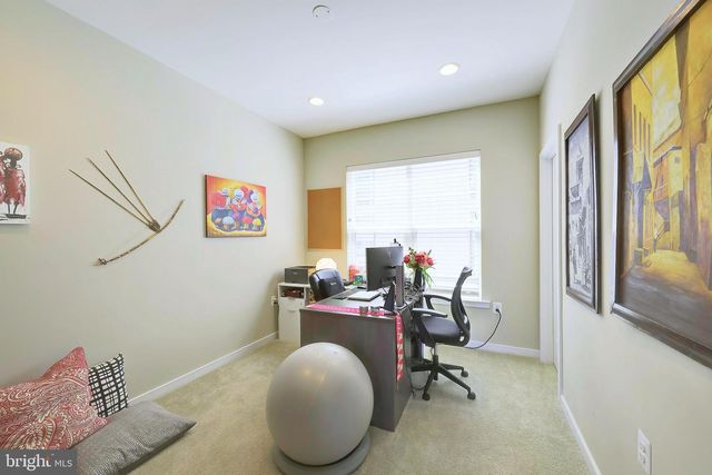 719 PARKSIDE PL NE, Washington, DC 20019