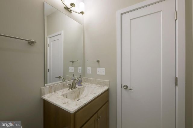 719 PARKSIDE PL NE, Washington, DC 20019