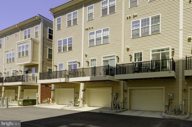 719 PARKSIDE PL NE, Washington, DC 20019