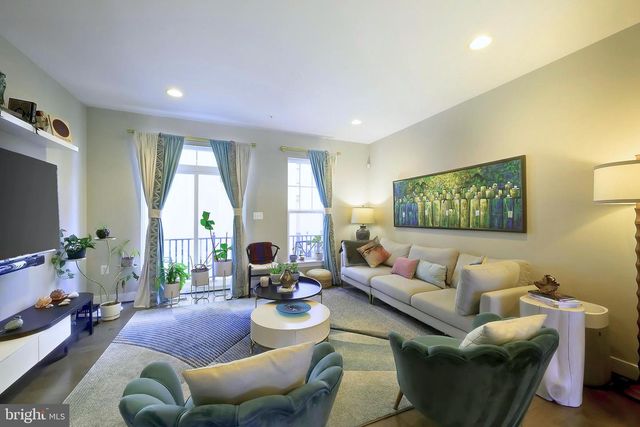 719 PARKSIDE PL NE, Washington, DC 20019