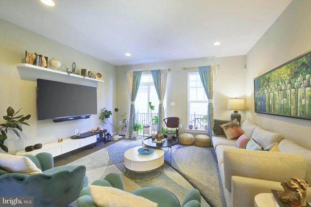 719 PARKSIDE PL NE, Washington, DC 20019