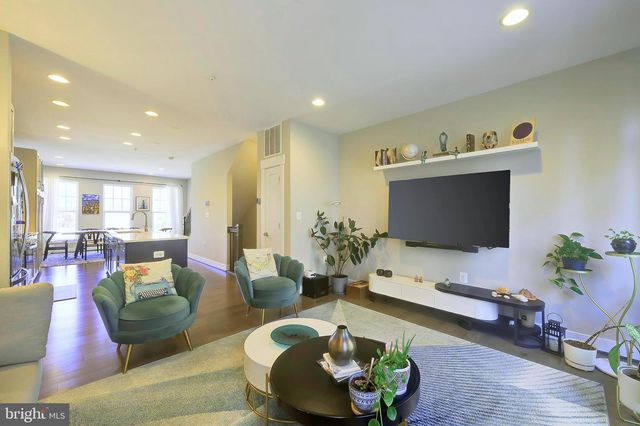 719 PARKSIDE PL NE, Washington, DC 20019