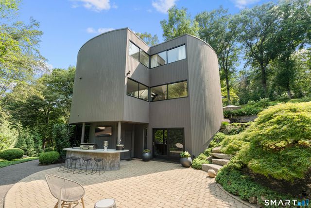 210 Red Fox Road, Stamford, CT 06903