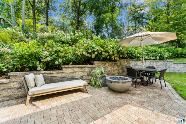 210 Red Fox Road, Stamford, CT 06903