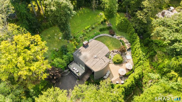 210 Red Fox Road, Stamford, CT 06903